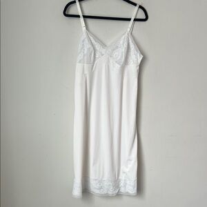 Vintage Vanity Fair Full Slip Size 38/26” Long Ivory White Nylon W/ Lace Trim ♣️